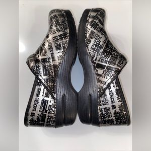 Dansko Grey Plaid Professor Clog size 9/40